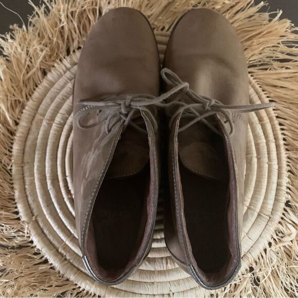 DANSKO Joy Suede Nubuck Walnut Chukka Boot Lace Up Wedge Bootie EU 38 Brown - Picture 5 of 16